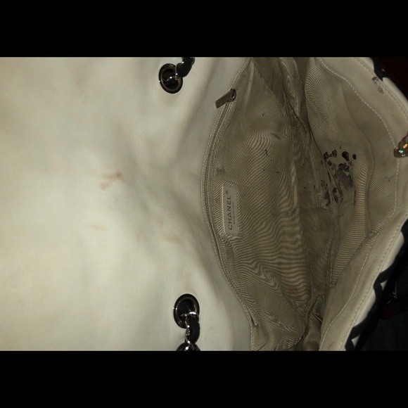 6600$ CHANEL BAG FOR ONLY 2200$ - Picture 3 of 5